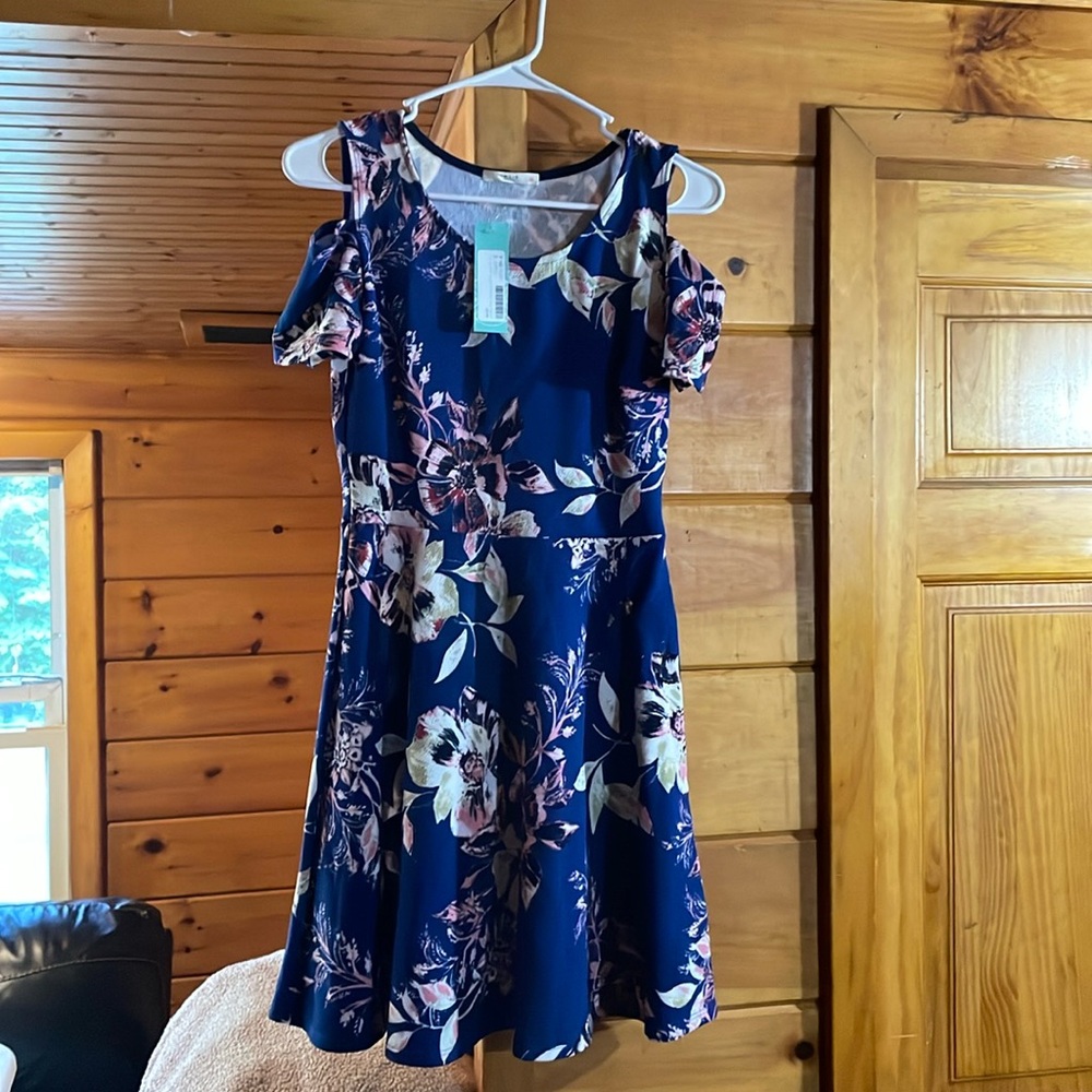 Le Lis Jamey Textured Knit Cold Shoulder Dress